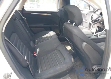 2013 Ford Fusion Se z USA, uszkodzony, nr VIN 3FA6P0HR0DR106937